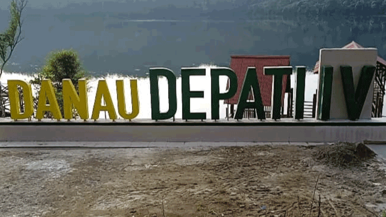 Danau Depati Empat